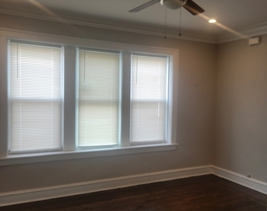 7918 S Essex Avenue - Photo Thumbnail 2