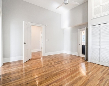 74 Boulevard Se - Photo Thumbnail 7