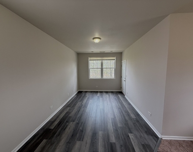 7952 S Carpenter Street - Photo Thumbnail 2