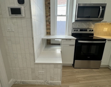 601 Green Bay Road - Photo Thumbnail 11