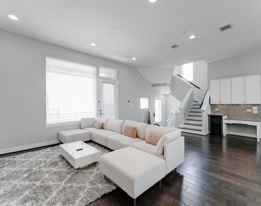8409 Hempstead Road - Photo Thumbnail 14