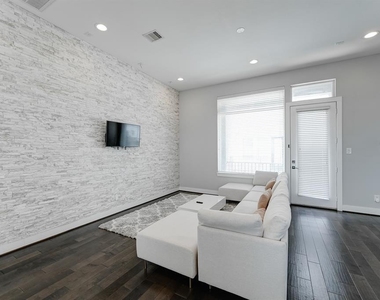 8409 Hempstead Road - Photo Thumbnail 13