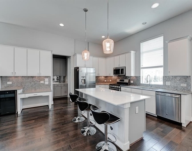 8409 Hempstead Road - Photo Thumbnail 17