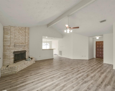 16323 Summer Dawn Lane - Photo Thumbnail 6