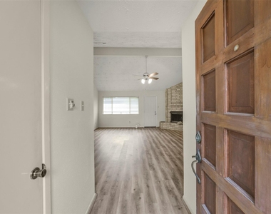 16323 Summer Dawn Lane - Photo Thumbnail 3