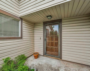 16323 Summer Dawn Lane - Photo Thumbnail 2