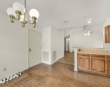 16323 Summer Dawn Lane - Photo Thumbnail 15