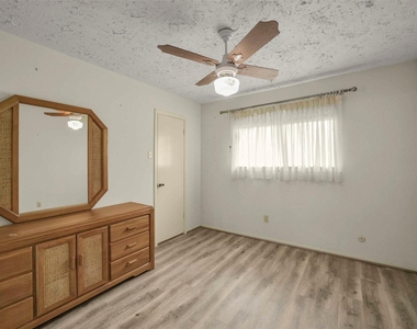 16323 Summer Dawn Lane - Photo Thumbnail 24