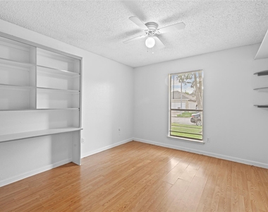 6327 Lynkat Lane - Photo Thumbnail 17