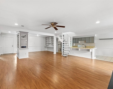6327 Lynkat Lane - Photo Thumbnail 7