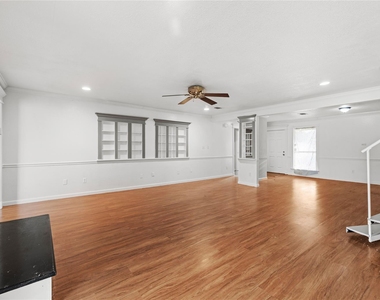 6327 Lynkat Lane - Photo Thumbnail 8