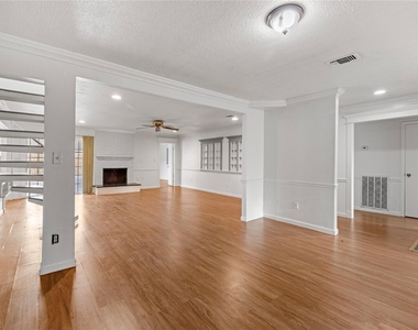 6327 Lynkat Lane - Photo Thumbnail 5