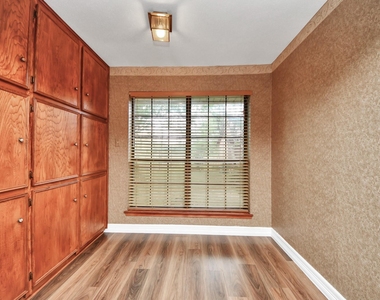 8407 Kirchner Road - Photo Thumbnail 14