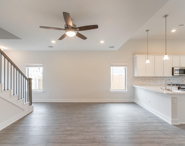 10539 Preserve Way - Photo Thumbnail 5