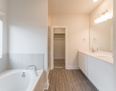 10539 Preserve Way - Photo Thumbnail 14