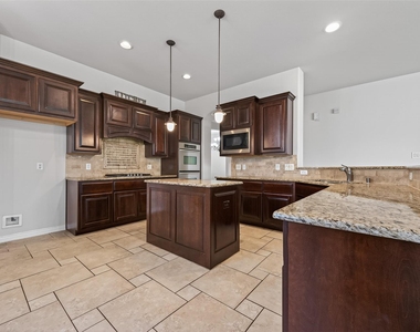 6726 Hathaway Lane - Photo Thumbnail 17