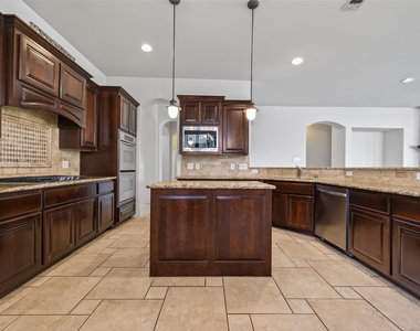 6726 Hathaway Lane - Photo Thumbnail 16