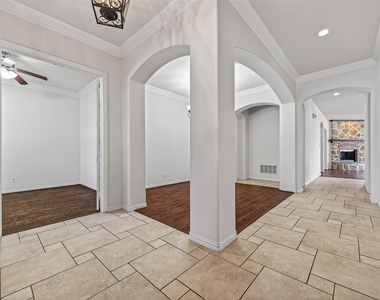 6726 Hathaway Lane - Photo Thumbnail 6