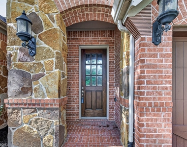 6726 Hathaway Lane - Photo Thumbnail 4