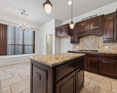 6726 Hathaway Lane - Photo Thumbnail 18