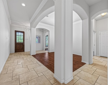 6726 Hathaway Lane - Photo Thumbnail 11