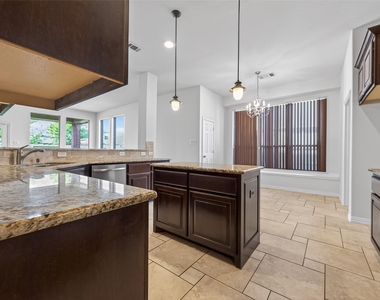 6726 Hathaway Lane - Photo Thumbnail 12