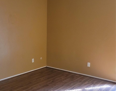 10049 Westpark Drive - Photo Thumbnail 8