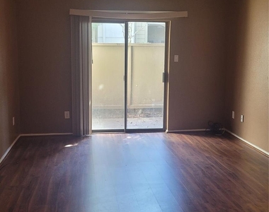 10049 Westpark Drive - Photo Thumbnail 4