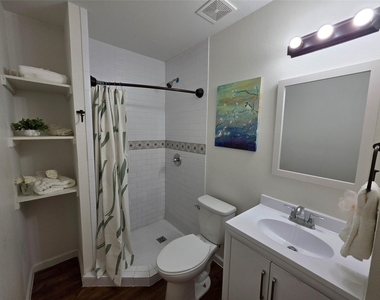 5422 Pine Avenue - Photo Thumbnail 19