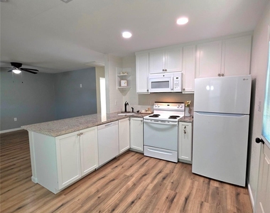 5422 Pine Avenue - Photo Thumbnail 5