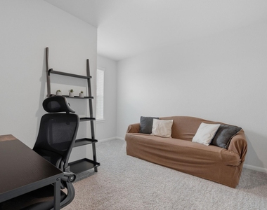 8320 Bristlecone Pine Way - Photo Thumbnail 17
