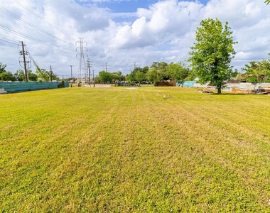 1710 Berry Road - Photo Thumbnail 7