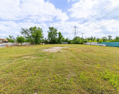 1710 Berry Road - Photo Thumbnail 8