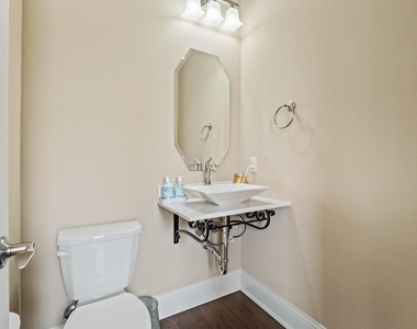 534 Imperial Boulevard - Photo Thumbnail 8