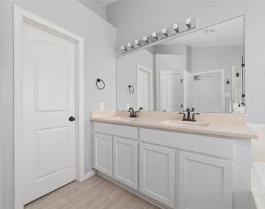 20822 Whitevine Way - Photo Thumbnail 14
