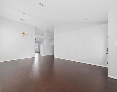20822 Whitevine Way - Photo Thumbnail 4