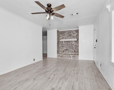 19355 Forest Lane Circle - Photo Thumbnail 9