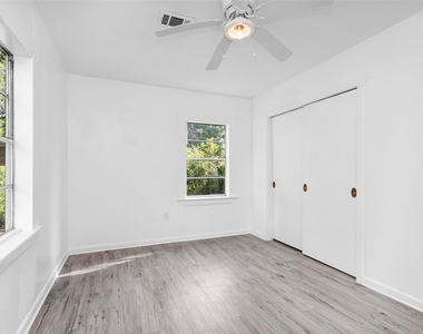 19355 Forest Lane Circle - Photo Thumbnail 15