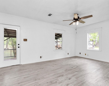 19355 Forest Lane Circle - Photo Thumbnail 10