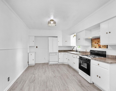 19355 Forest Lane Circle - Photo Thumbnail 11
