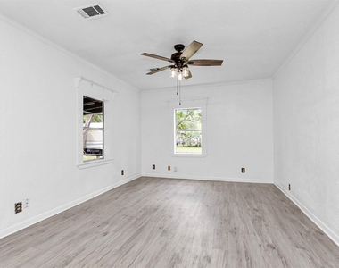 19355 Forest Lane Circle - Photo Thumbnail 8