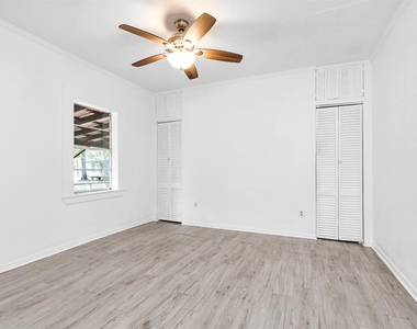 19355 Forest Lane Circle - Photo Thumbnail 21