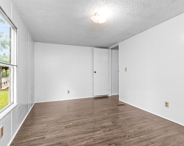 19339 Forest Lane Circle - Photo Thumbnail 14