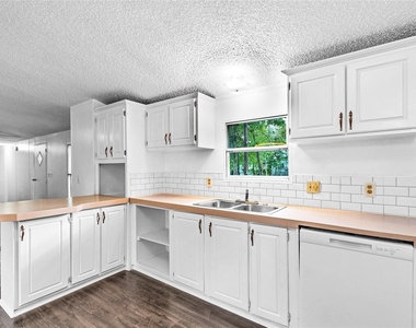 19339 Forest Lane Circle - Photo Thumbnail 17