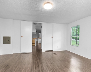 19339 Forest Lane Circle - Photo Thumbnail 26