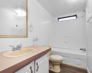 19339 Forest Lane Circle - Photo Thumbnail 12