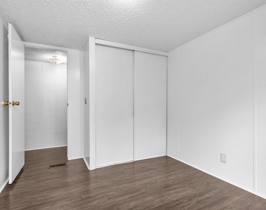 19339 Forest Lane Circle - Photo Thumbnail 11