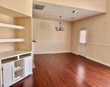 3947 Calgary Circle - Photo Thumbnail 7