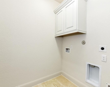 137 Skybranch Drive - Photo Thumbnail 22