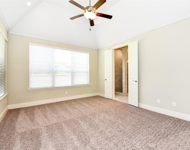 137 Skybranch Drive - Photo Thumbnail 6